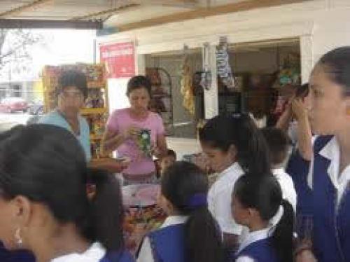 Exhortan a directores a retirar productos “chatarra” de cooperativas